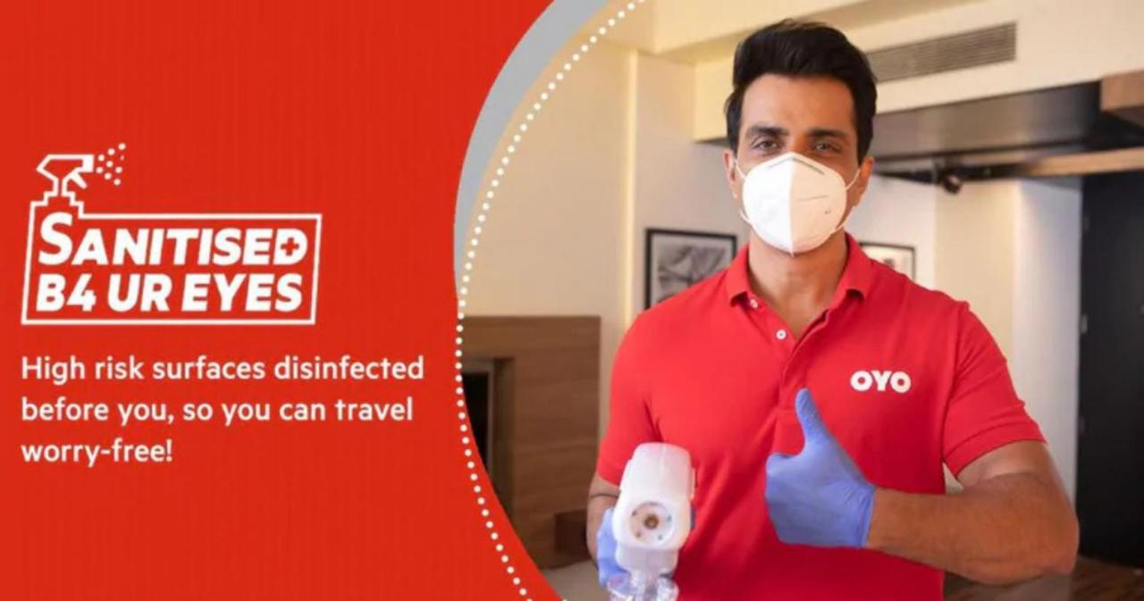 Vaccinated Staff - Capital O 13823 Hotel Praveen International Ulhasnagar Luaran gambar